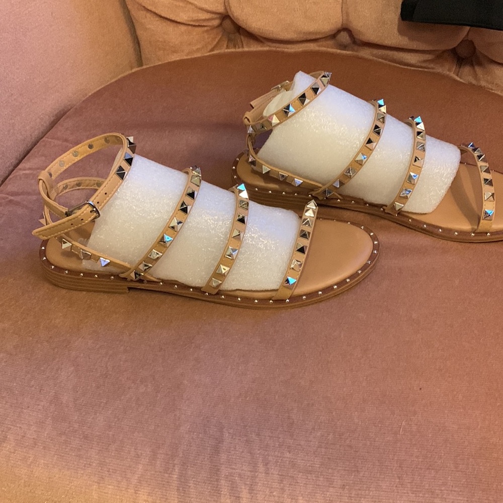Studded flat ankle wrap sandals ▪️